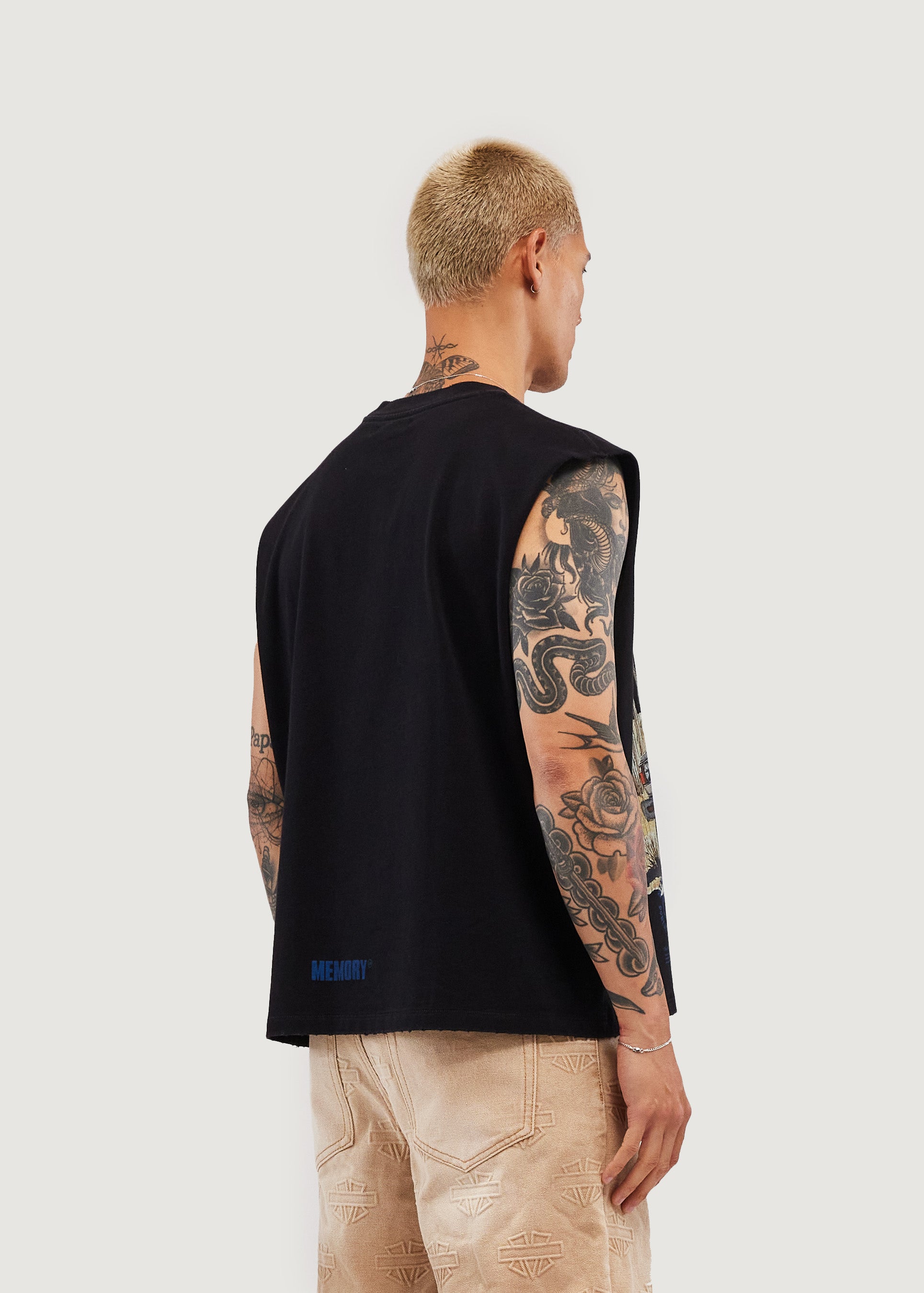 Desert Scene Sleeveless Crop Tee (Vintage Black)