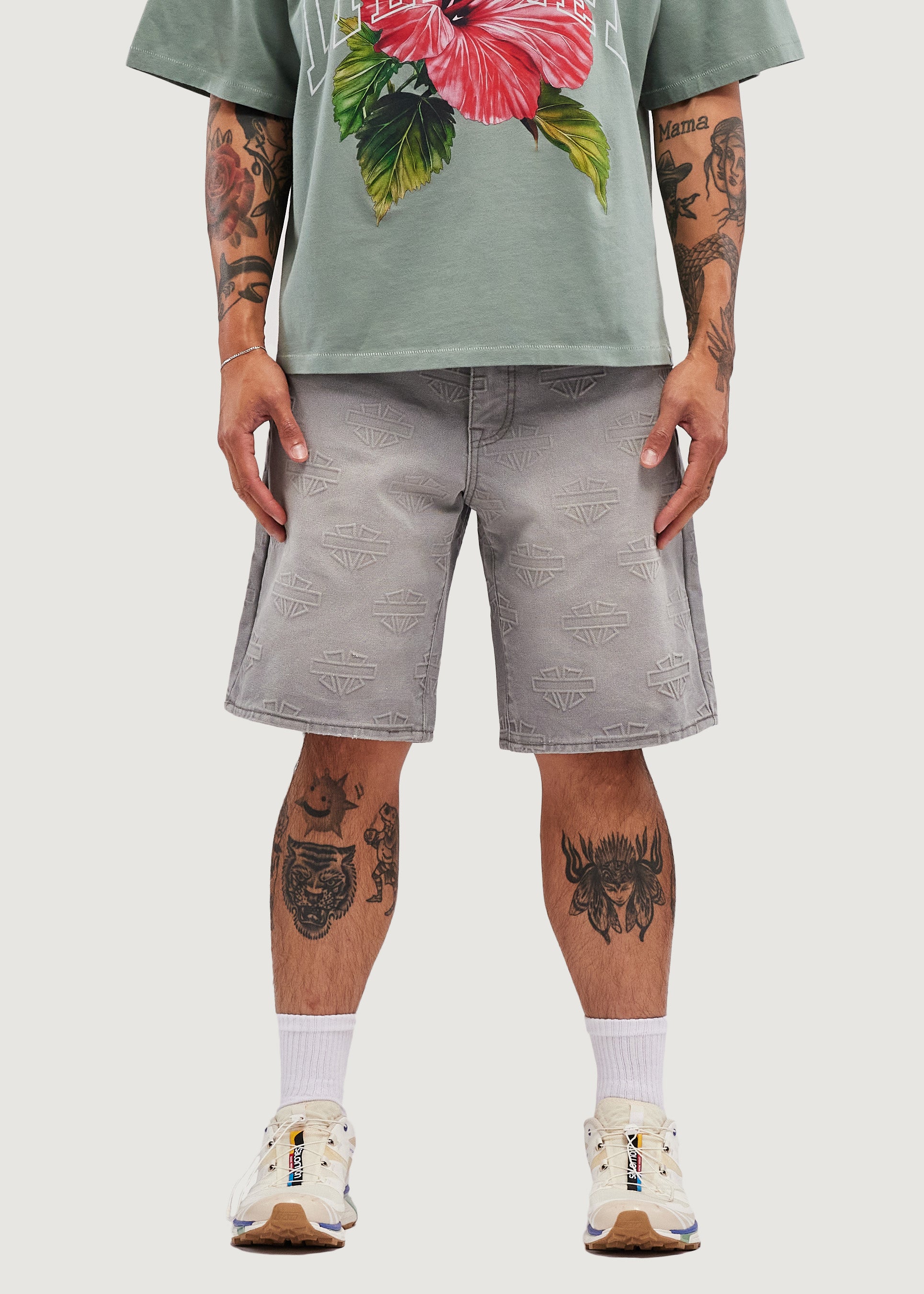 M Shield Debossed Pattern Denim Shorts (Gray Wash)