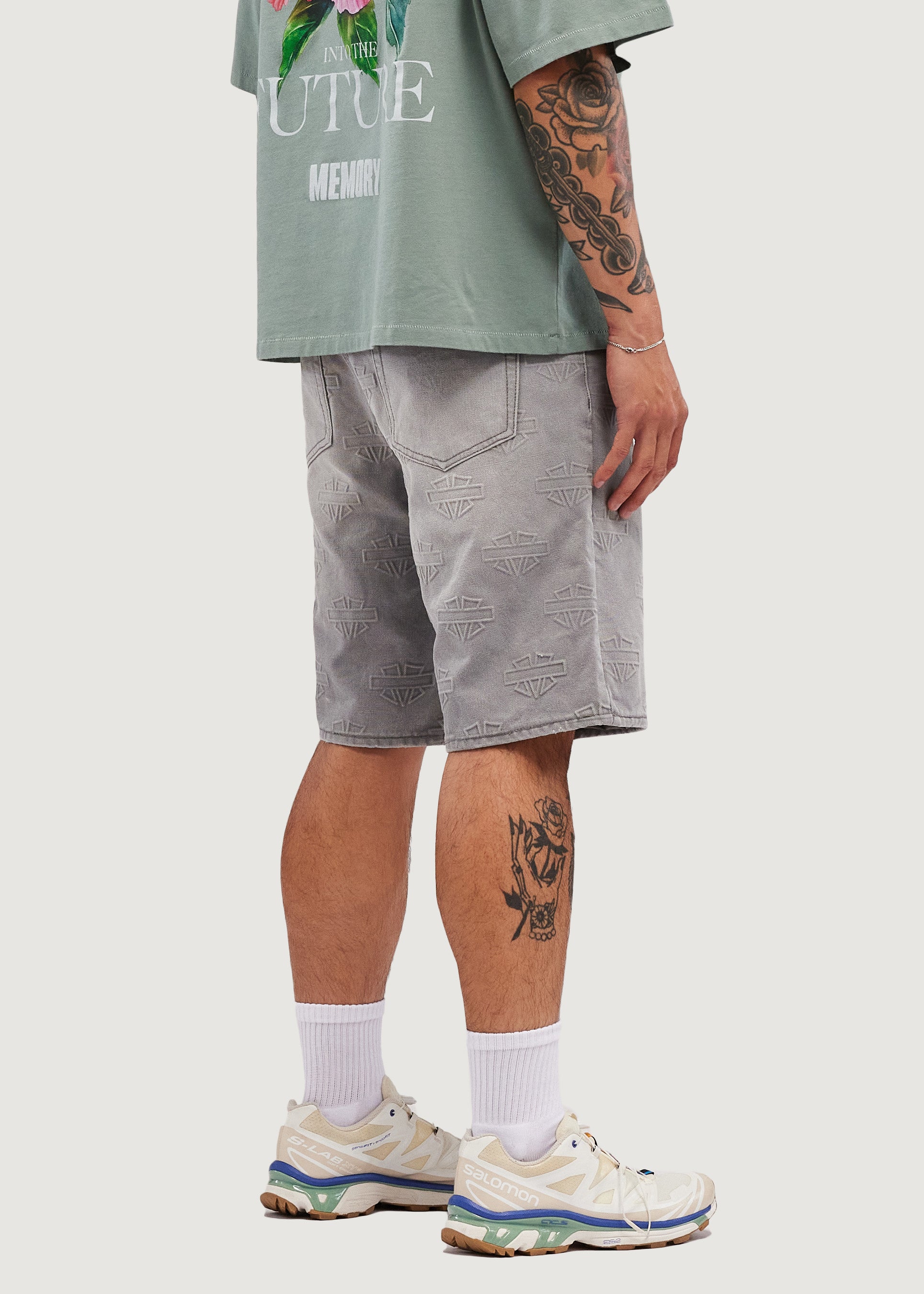 M Shield Debossed Pattern Denim Shorts (Gray Wash)