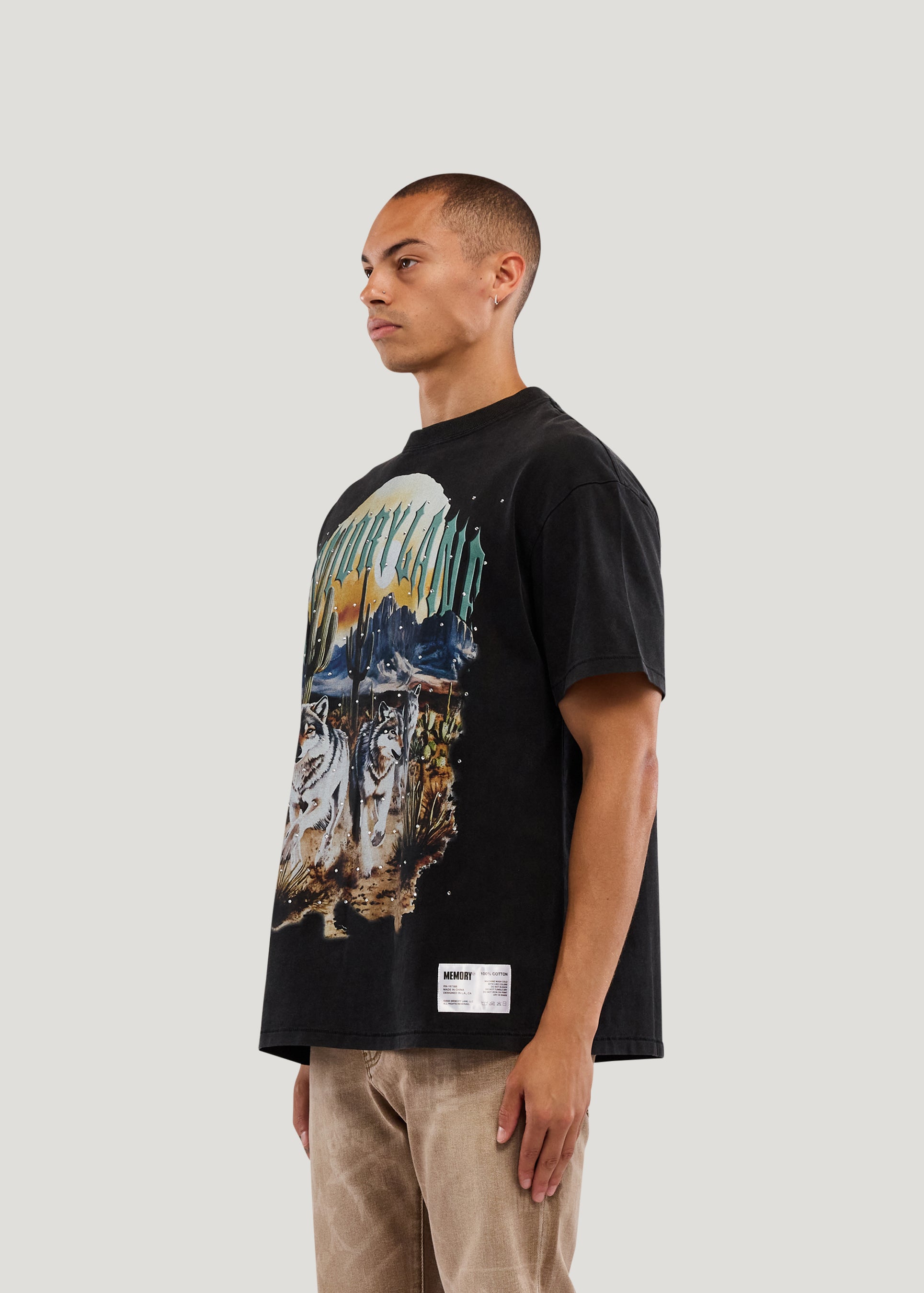 RUNNING WOLVES TEE