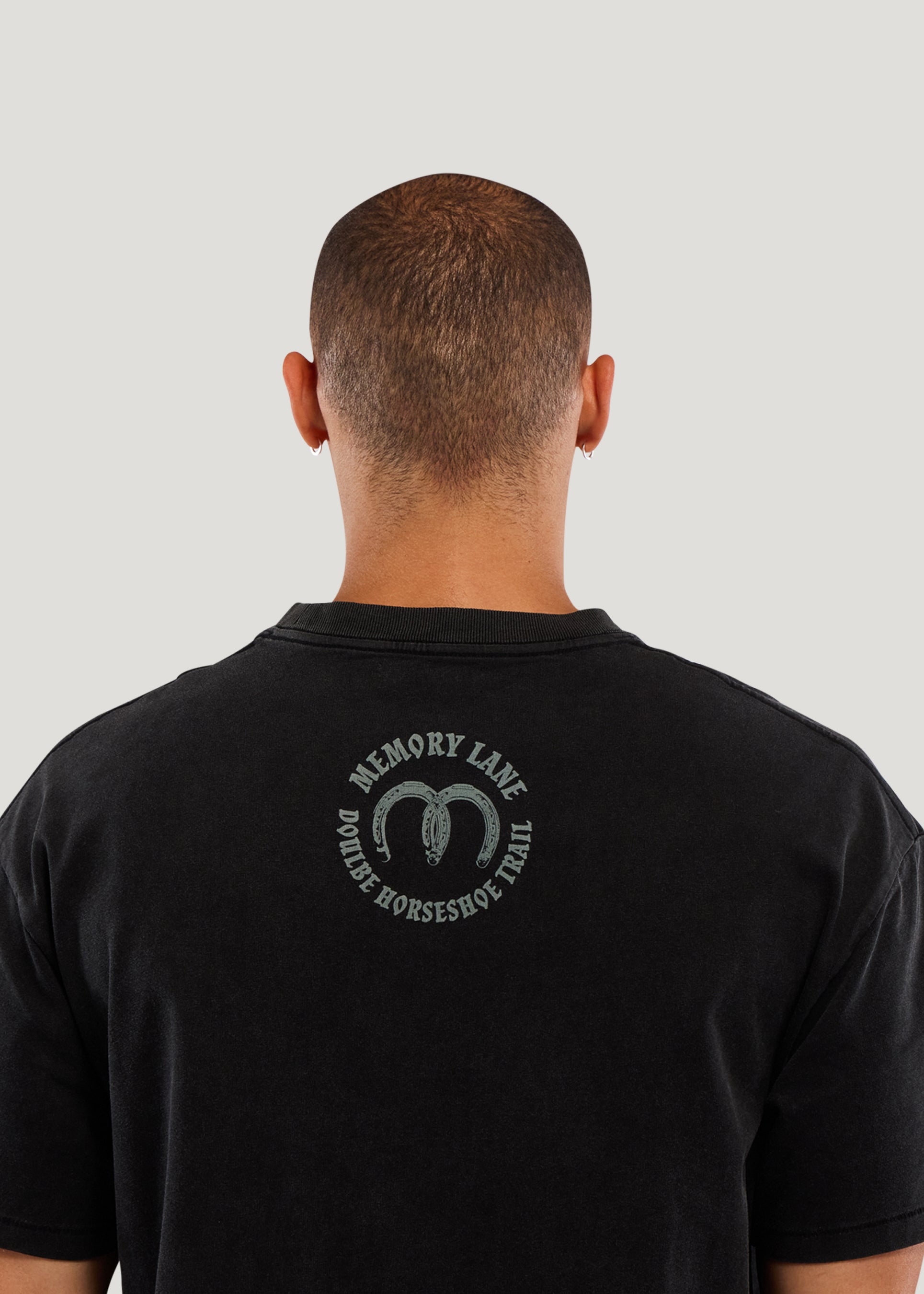 RUNNING WOLVES TEE