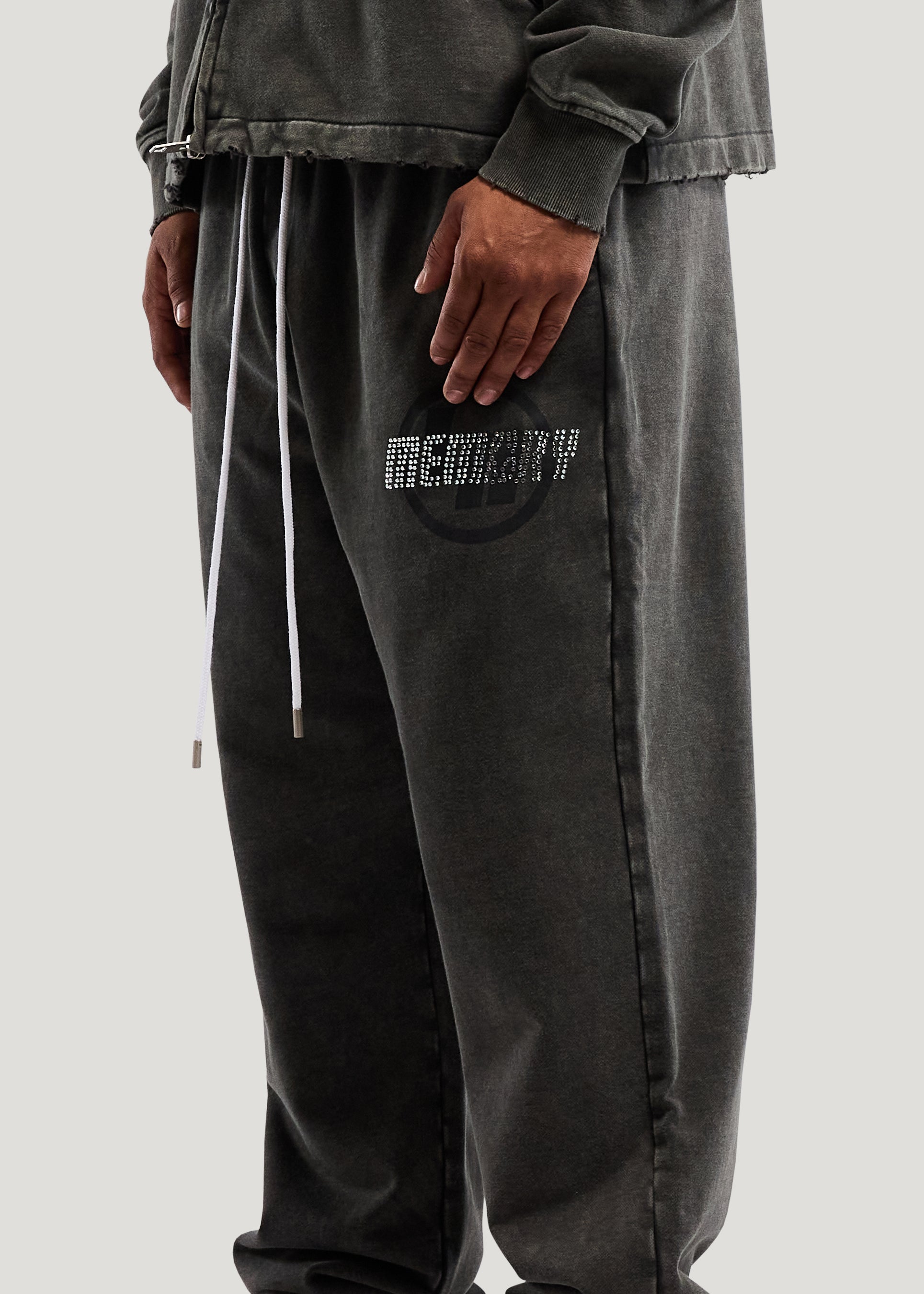 RETROSPECTIVE SWEATPANTS