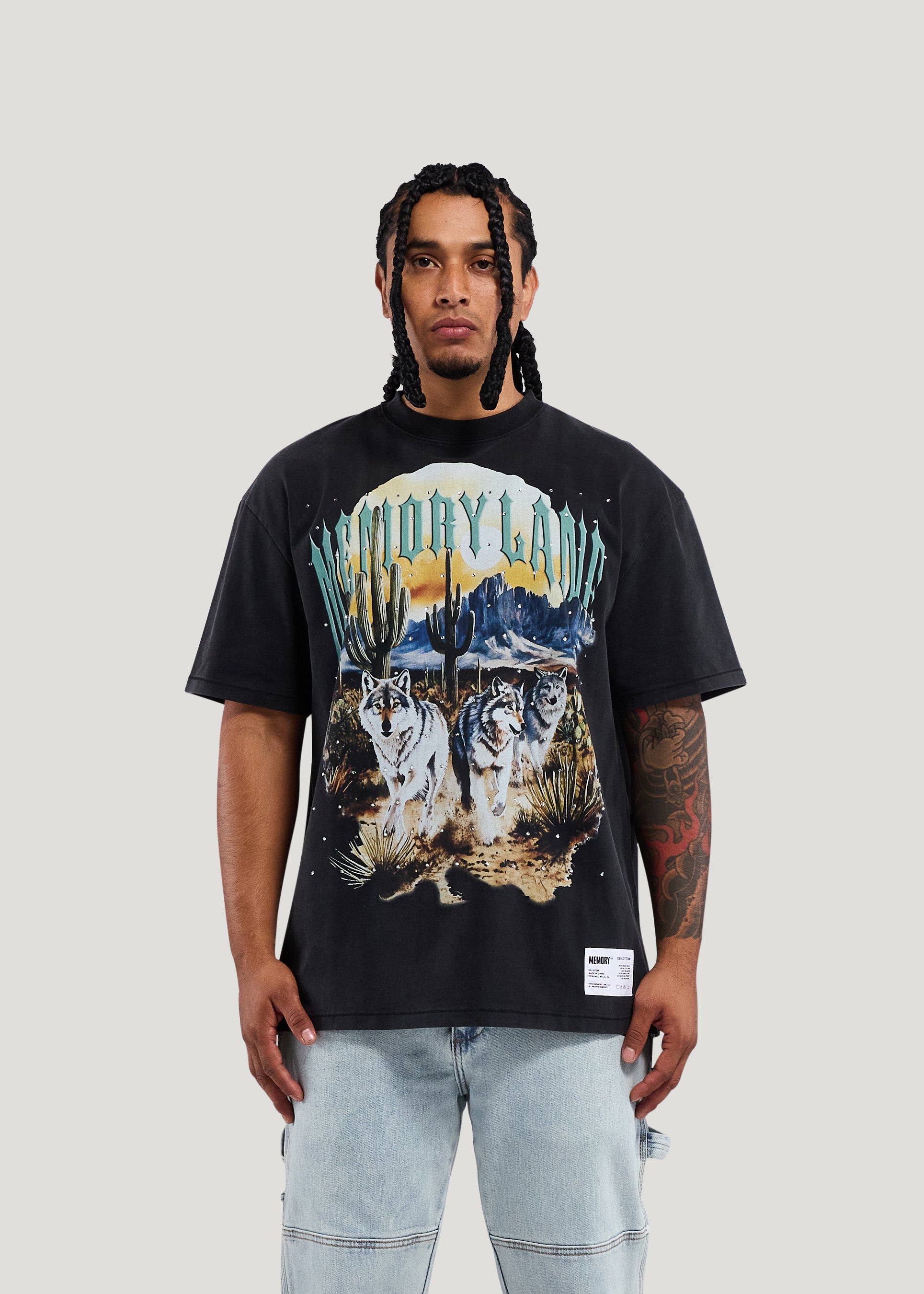 RUNNING WOLVES 2 TEE