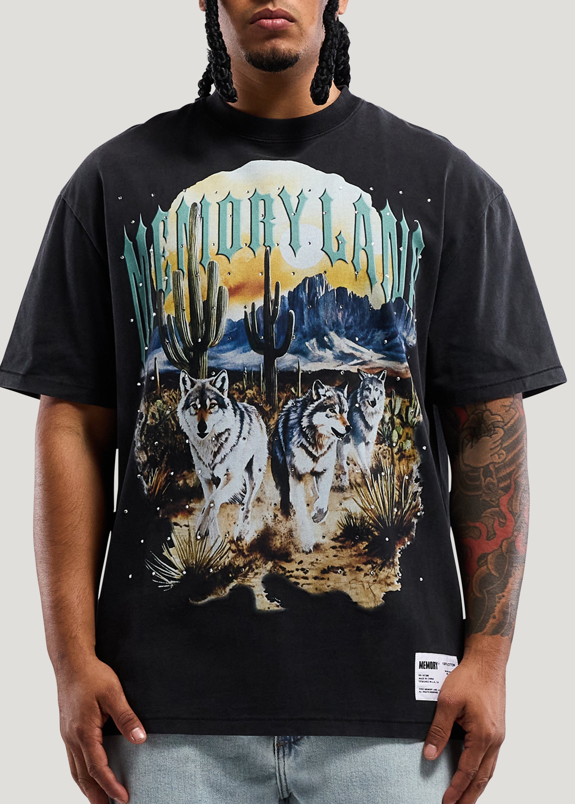 RUNNING WOLVES 2 TEE