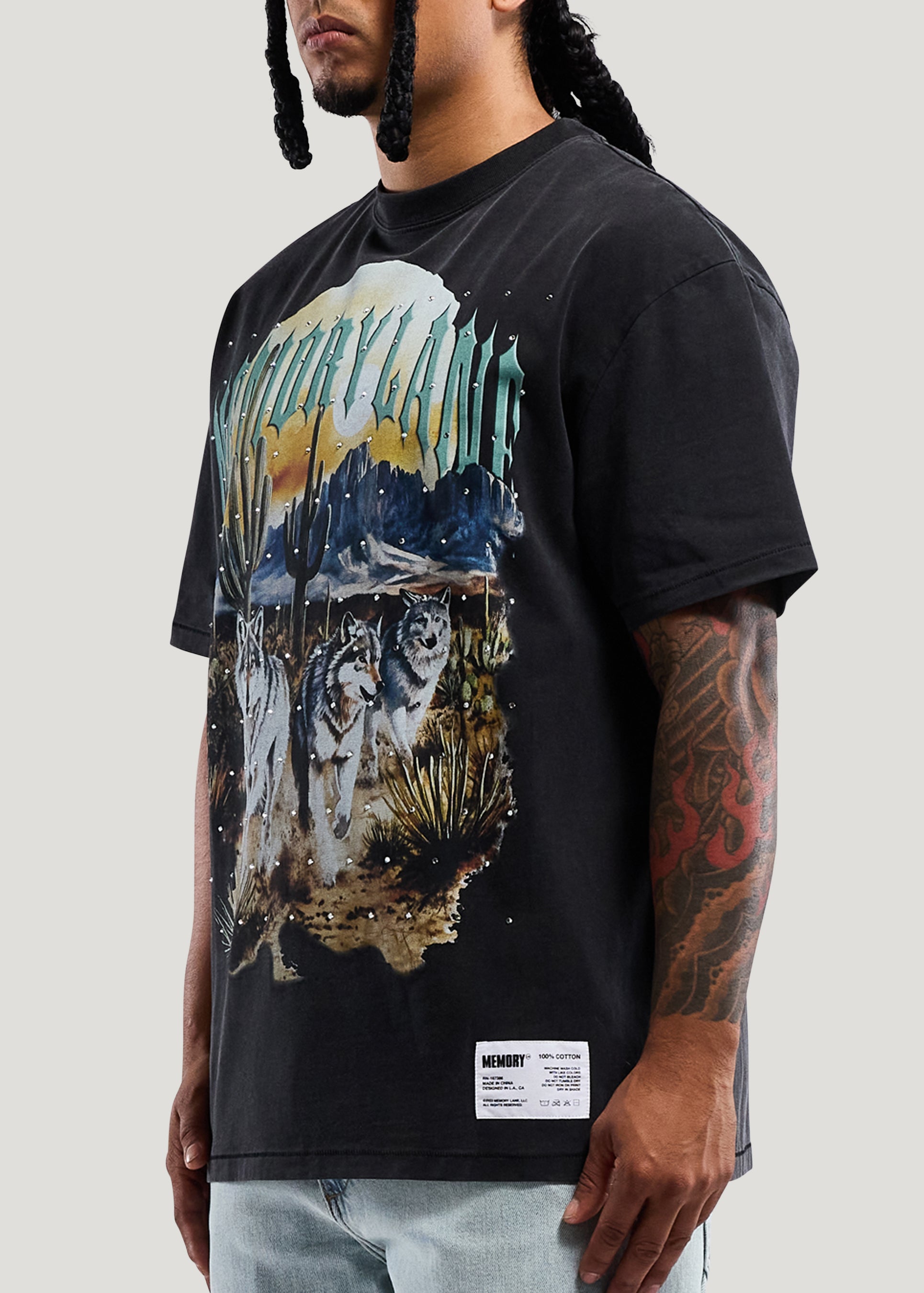 RUNNING WOLVES 2 TEE