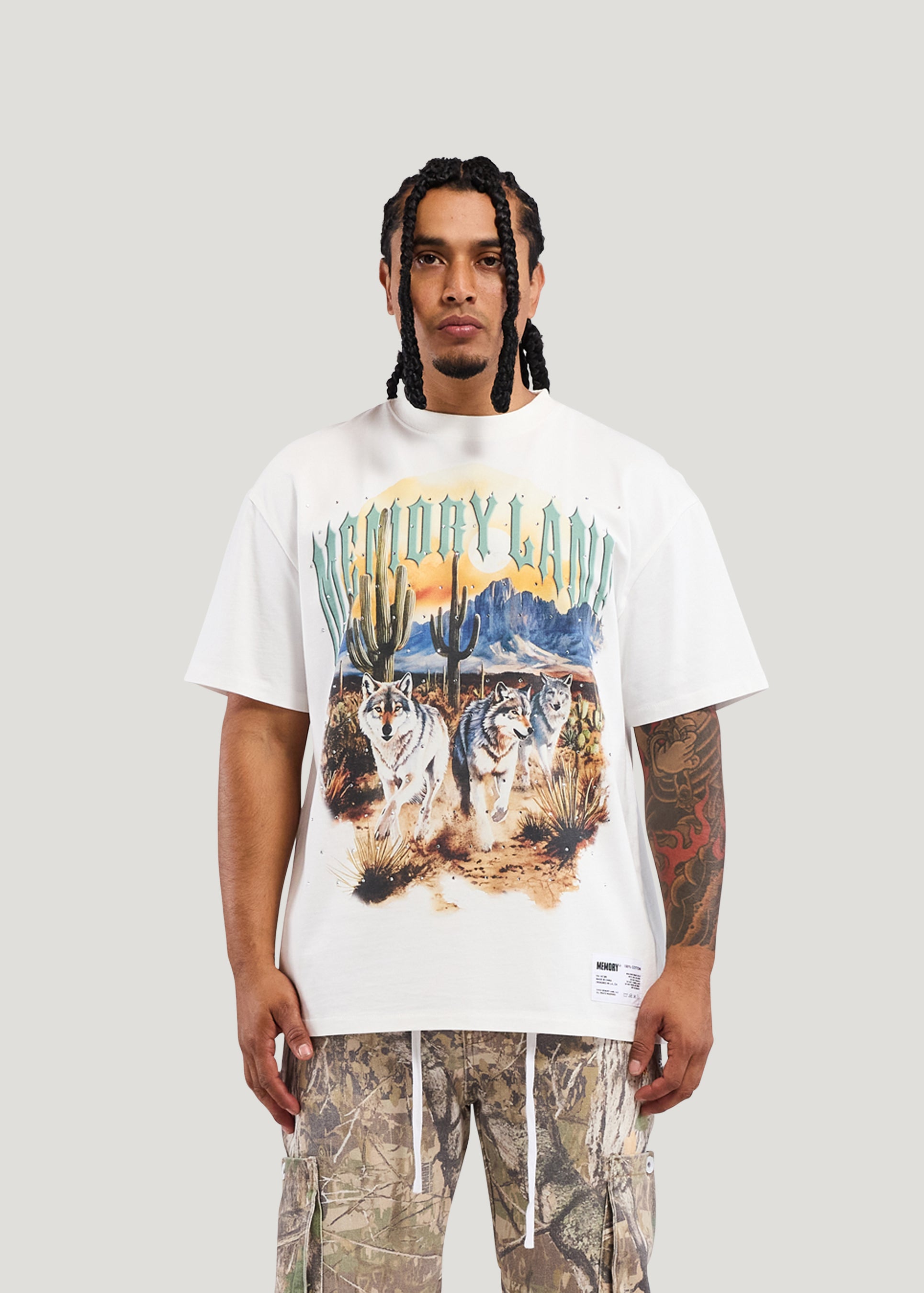 RUNNING WOLVES 2 TEE