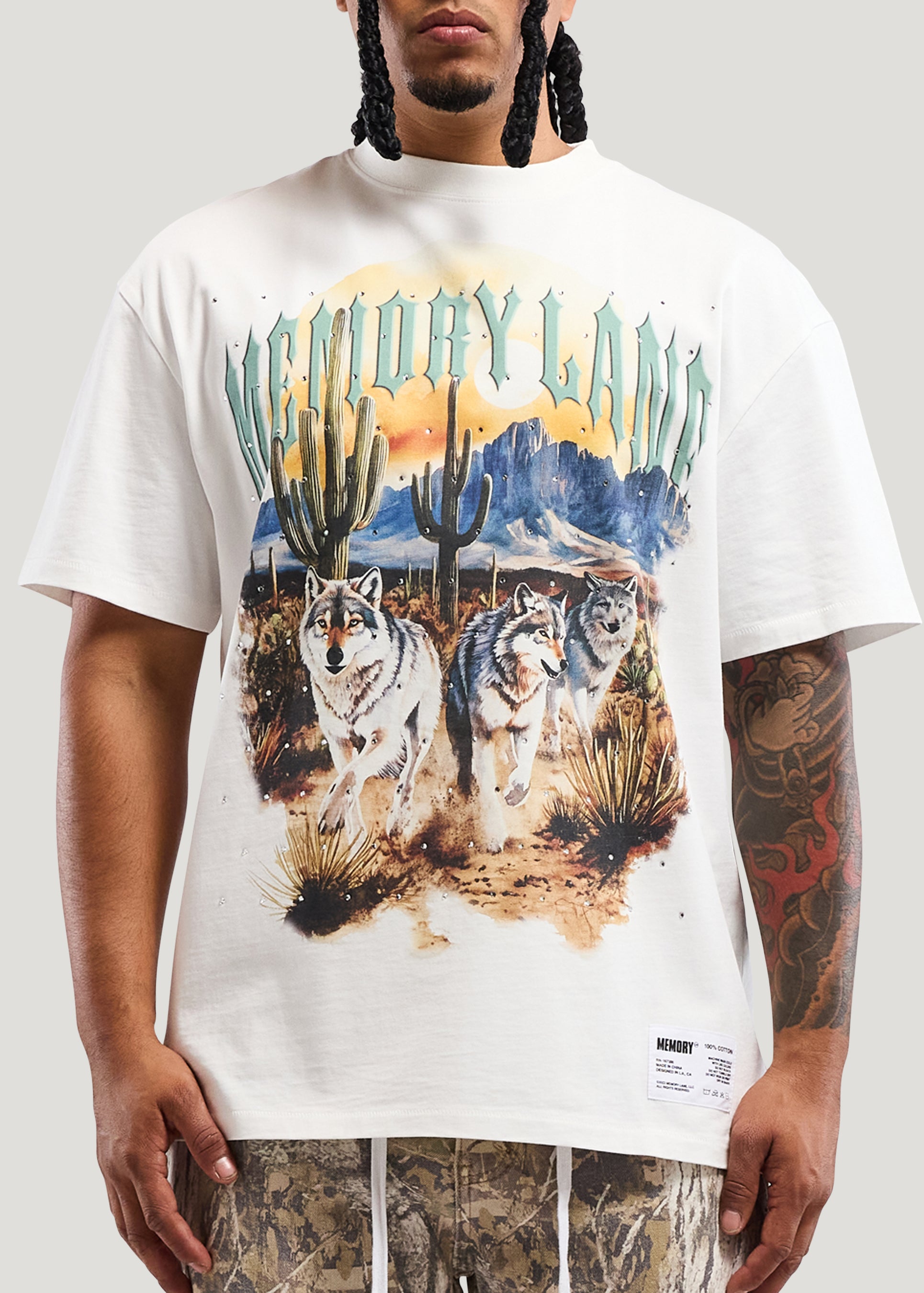 RUNNING WOLVES 2 TEE
