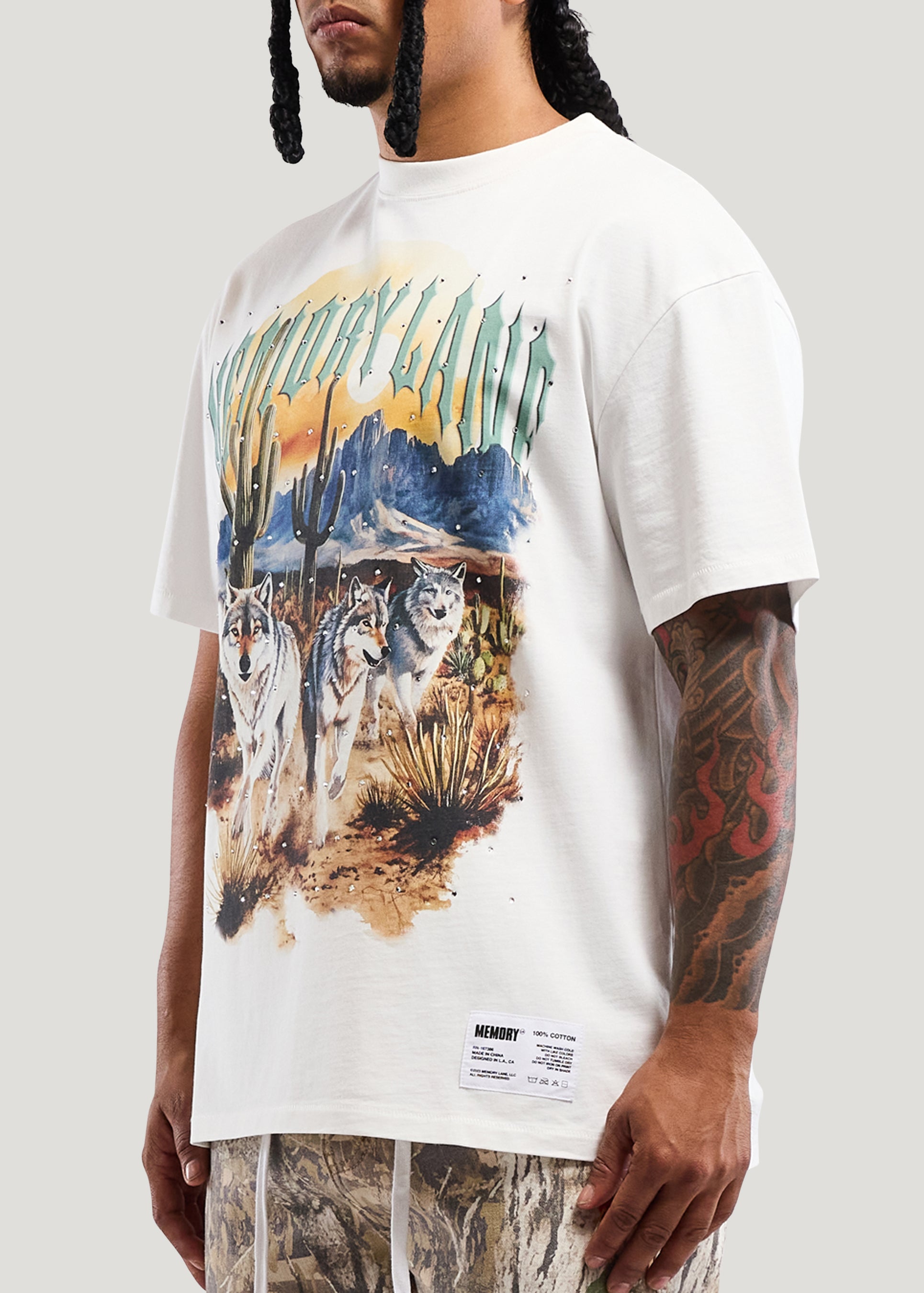 RUNNING WOLVES 2 TEE