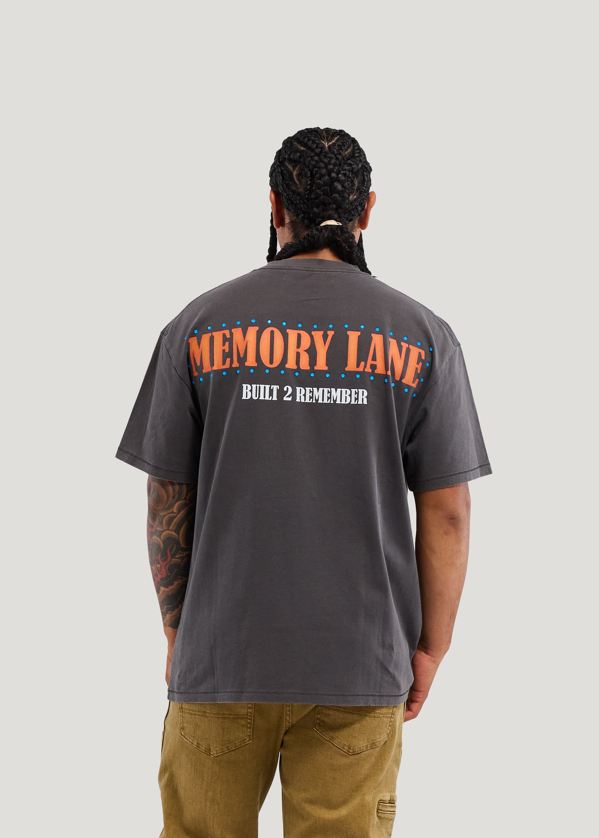 UNFORGETTABLE SHIELD TEE